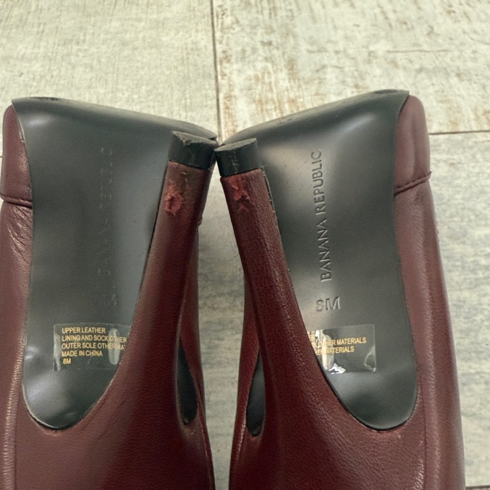 Banana Republic Burgundy Heels - Picture 7 of 8